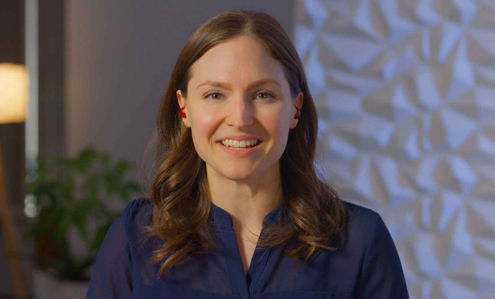 Touch or App? How to Optimize Your Handling of LIZN Hearpieces®